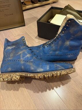 NWB Carlos Santos custom boots with Textured Gold-Tone Sole